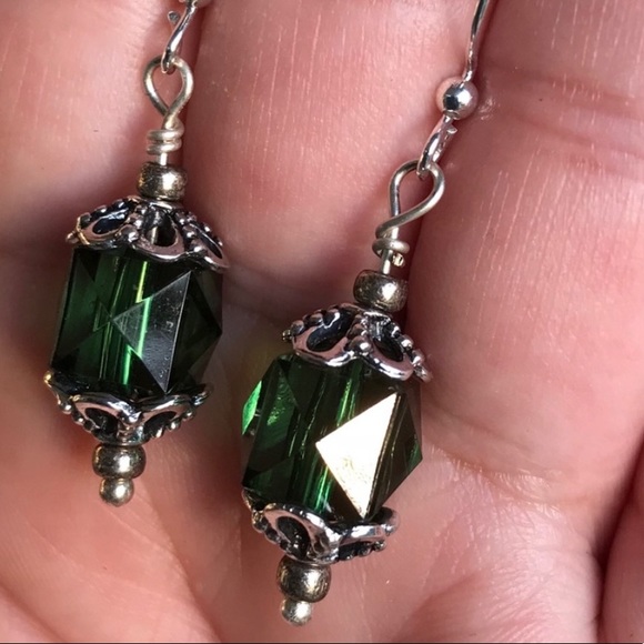 Jewelry - Dark green earrings